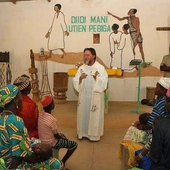 Niger: 11 miesięcy bez wieści o porwanym misjonarzu