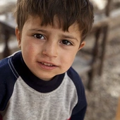 Aleppo: projekt pomocy dzieciom „Nazwisko daje przyszłość”