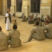 W Watykanie o misji kapelanów w czasie konfliktów zbrojnych
