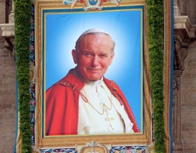 Śladami Jana Pawła II po Watykanie