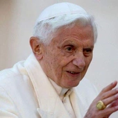 Benedykt XVI: tylko wiara wyzwala człowieka z ograniczeń i ciasnoty jego czasów