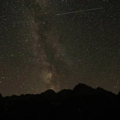 W nocy maksimum Perseidów. W godzinę można dostrzec nawet ponad 100 spadających gwiazd!