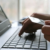 52 proc. Polaków twierdzi, że w e-sklepach dane osobowe nie są bezpieczne