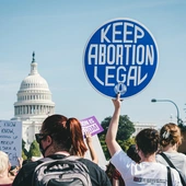 Minnesota jak Korea Północna i Chiny. Senat zatwierdził prawo do aborcji przez cały okres ciąży