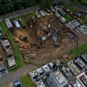 Małopolskie: parafia w Trzebini wprowadziła zakaz wstępu na cmentarz