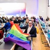 Radykalne postulaty niemieckiej drogi synodalnej: zmiana etyki seksualnej, transgender, święcenia kobiet