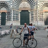 Francuski mer przejechał 750 km rowerem do Rzymu, by zebrać fundusze na remont kościoła
