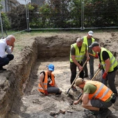 W miejscu dawnego więzienia „Toledo” w Warszawie odnaleziono szczątki ludzkie. Były tuż pod oknami bloku