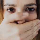 Obrońcy życia: pigułka „dzień po” pomaga tuszować przemoc seksualną 