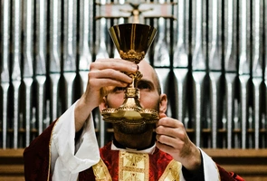 „Panie, daj nam świętych kapłanów”. Modlitwa św. Faustyny