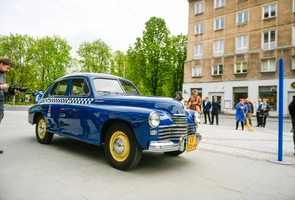 Krakowskie MPK odrestaurowało taksówkę Warszawa M20, która jeździła po mieście od lat 50. XX wieku