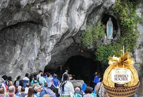 Co łączy czekoladki Ferrero Rocher z Matką Bożą z Lourdes?