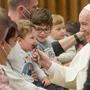 Papież o dzieciach: one zawsze niosą przesłanie. Czasem bardzo smutne, takie jak w miejscach, gdzie toczy się wojna.