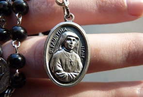 Dziś 24. rocznica kanonizacji siostry Faustyny Kowalskiej, apostołki Bożego miłosierdzia 