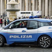 Papież do włoskiej policji chroniącej Watykan: służba pielgrzymom