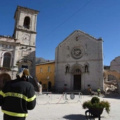 Muzea Watykańskie restaurują dzieła zniszczone w trzęsieniu ziemi