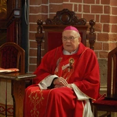 Legnica: Uroczystości pogrzebowe śp. Ks. Biskupa Tadeusza Rybaka