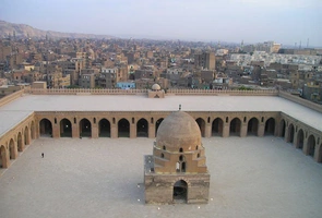 Pokrzepienie cierpiącego Kościoła w Egipcie ważniejsze niż dobre relacje z islamem