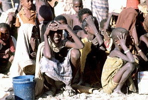 Somalia walczy z islamistami i głodem, liczy na pomoc