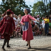 Barwne parady dzieci z całego świata – Brave Kids opanowały polskie miasta