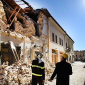 Papież: kondolencje po zawaleniu się budynku koło Neapolu
