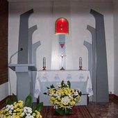 Kaplica Matki Bożej zza drutów. Kościół oo Franciszkanów pw. Matki Bożej Niepokalanej w Harmężach