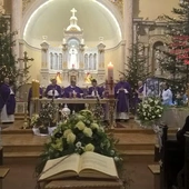 Msza pogrzebowa biskupa Eugeniusza Juretzko OMI