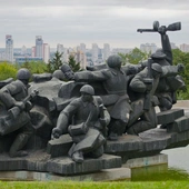 Pomnik ojczyzny, Kijów