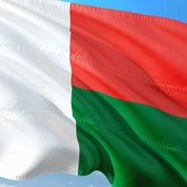 Kraje Zatoki Perskiej islamizują Madagaskar – ostrzega nowy kardynał