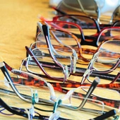 Warszawa: parafia zebrała 2 tys. okularów dla Madagaskaru