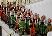 Jędrzejów: zespół „Mazowsze” hitem tegorocznego festiwalu organowego u cystersów