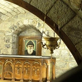 Grób świętego Charbela Makhloufa w Annaya