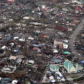 Tacloban po przejściu tajfunu