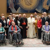 Piątek miłosierdzia: Papież wśród chorych na Alzheimera