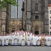 Prymas Polski: Kościół z ranami daje nadzieję poranionemu światu! 