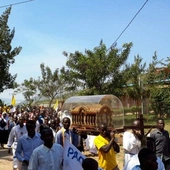 Pielgrzymka maryjna do sanktuarium w Dassa-Zoumé w Beninie