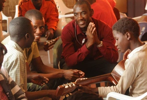 Franciszek do młodzieży Mozambiku: wierzcie w miłość Boga i przemierzajcie drogi pokoju
