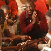 Franciszek do młodzieży Mozambiku: wierzcie w miłość Boga i przemierzajcie drogi pokoju