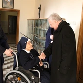 Abp Marek Jędraszewski z wizytą u 103-letniej s. Laurencji Kaczor