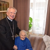 Abp Marek Jędraszewski odwiedził Marię Nowak – Sprawiedliwą wśród Narodów Świata