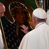 Papież Franciszek zachęca do odmawiania różańca