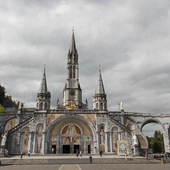 Lourdes pełne intencji modlitewnych, po 1,5 tys. stron dziennie
