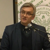 Ks. prof. Ryszard Czekalski podczas wykładu
