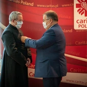 Złoty Krzyż Zasługi dla dyrektora Caritas Polska