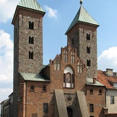 Czerwińsk: romańska świątynia mimo pandemii otwarta dla pielgrzymów i turystów