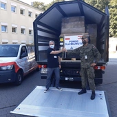Hercules z pomocą humanitarną Caritas Polska w drodze do Bejrutu