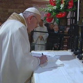Papież podpisał w Asyżu encyklikę Fratelli tutti