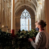 Anglia: Kościoły otwarte od 2 grudnia