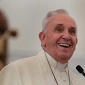 Papież Franciszek staje się znakiem sprzeciwu