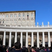 Spotkanie w oknie papieża